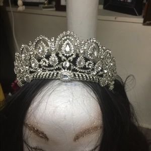 Royal diamond cut crystals crown